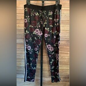 Shosho  Floral print Jogger Pants - Size 3X